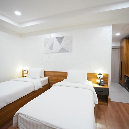 Avant Express Hotel Pool&Spa 塔什干 外观 照片